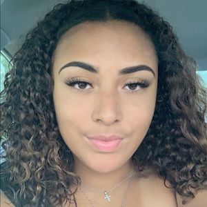 Meet your Posher, Cindy